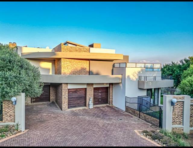 5 BEDROOM HOUSE FOR SALE IN MEYERSDAL ECO ESTATE